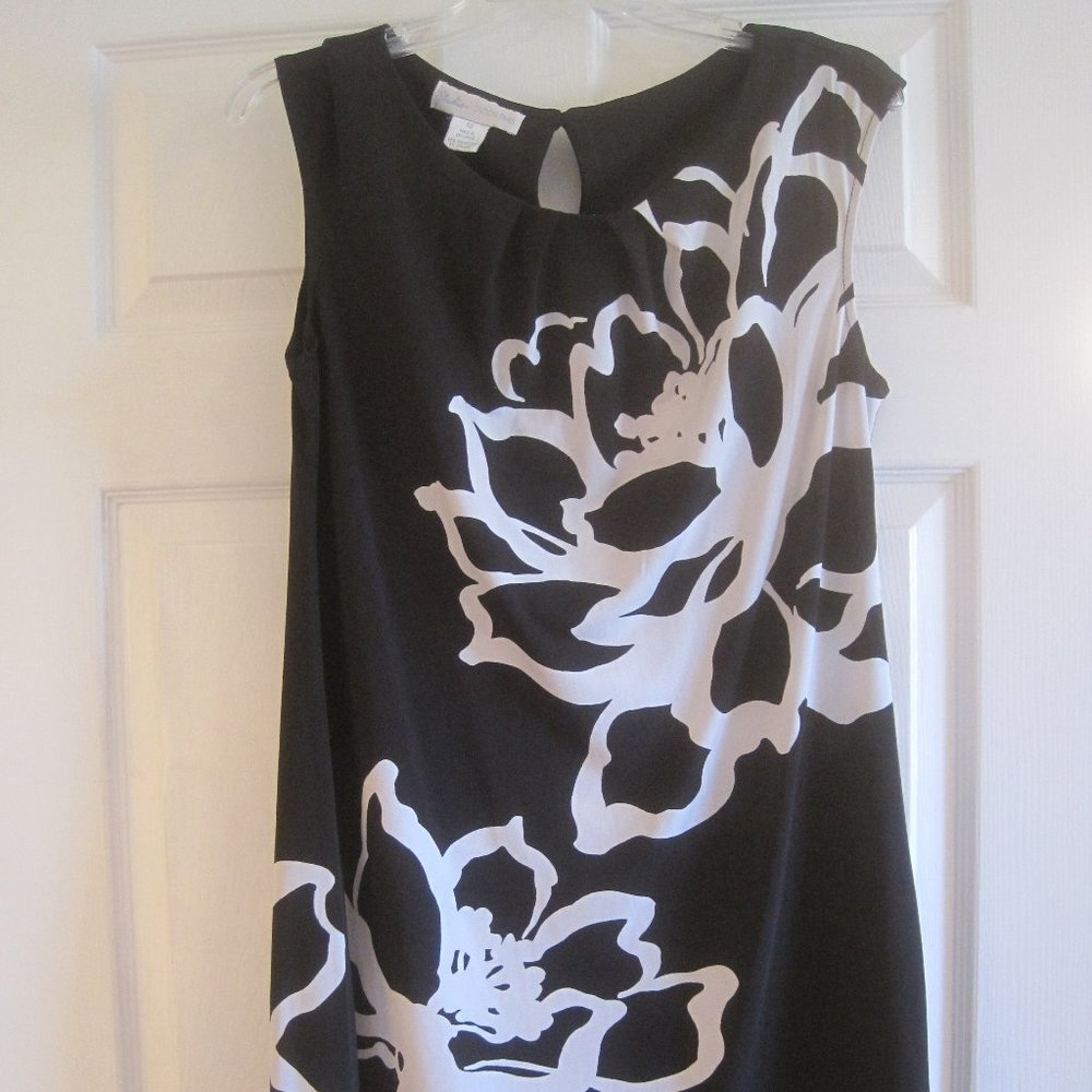 STUDIO BY LONDON TIMES BLACK AND WHITE DRESS 12